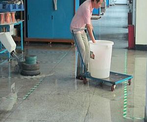 深圳清潔公司上消毒水和起臘水